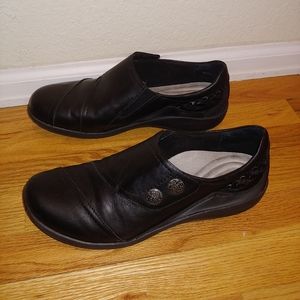 Aetrex Karina black leather womens slip on shoe